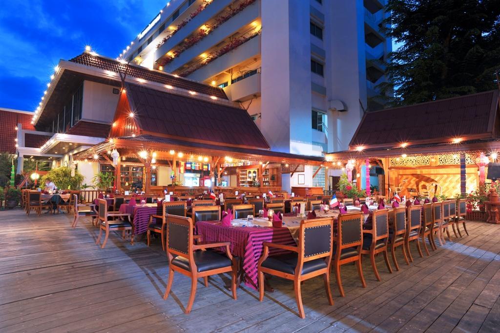 Maeyom Palace Hotel Phrae Exterior foto