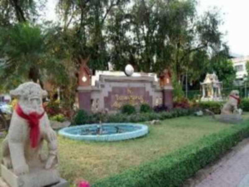 Maeyom Palace Hotel Phrae Exterior foto